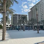 Almond Haven 2Br, 2 Bath Retreat In Town Square