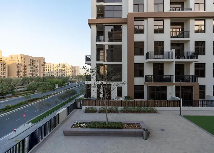 Almond Haven 2Br, 2 Bath Retreat In Town Square