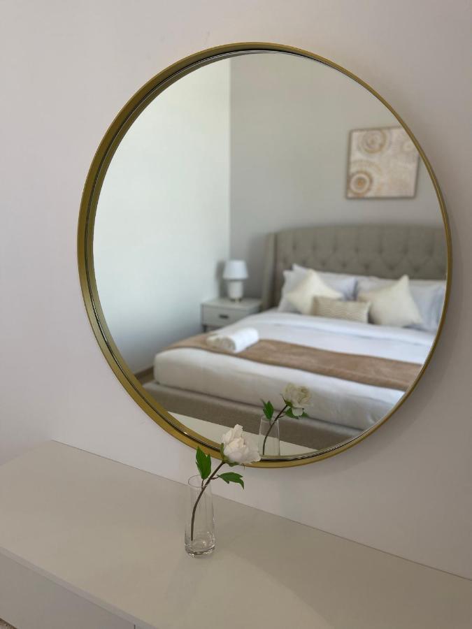 Almond Haven 2br, 2 Bath Retreat In Town Square